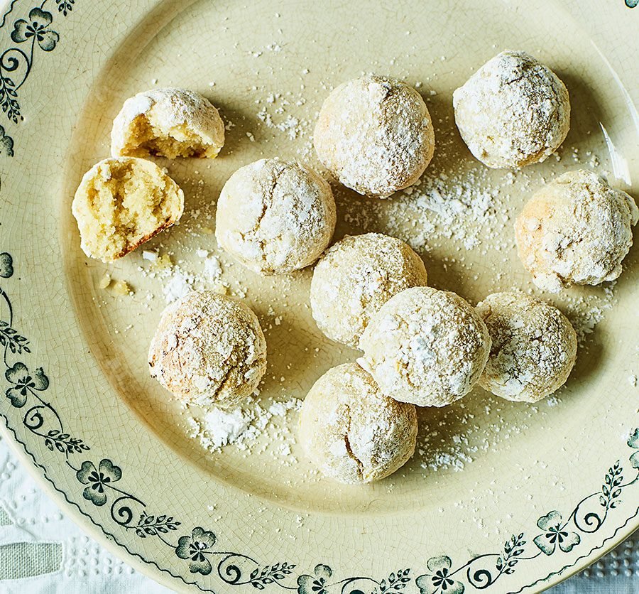 Amaretti biscuits