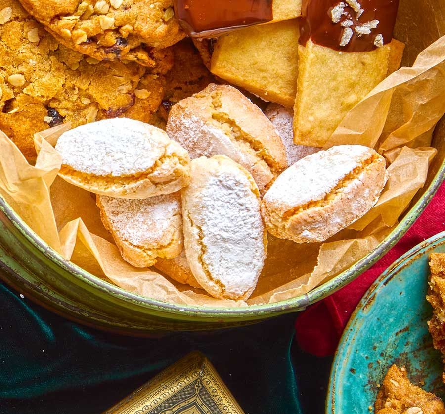 Ricciarelli biscuits