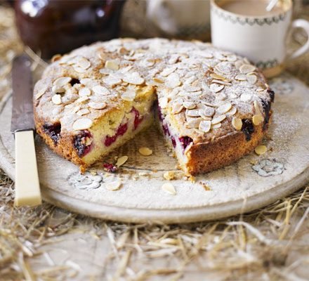 Raspberry bakewell cake